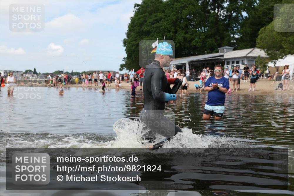 21.06.2026 - Viking Triathlon Michael Strokosch http://msf.ph/oto/9821824 21.06.2026 10:24:30 Schwimmen 517 meine-sportfotos.de