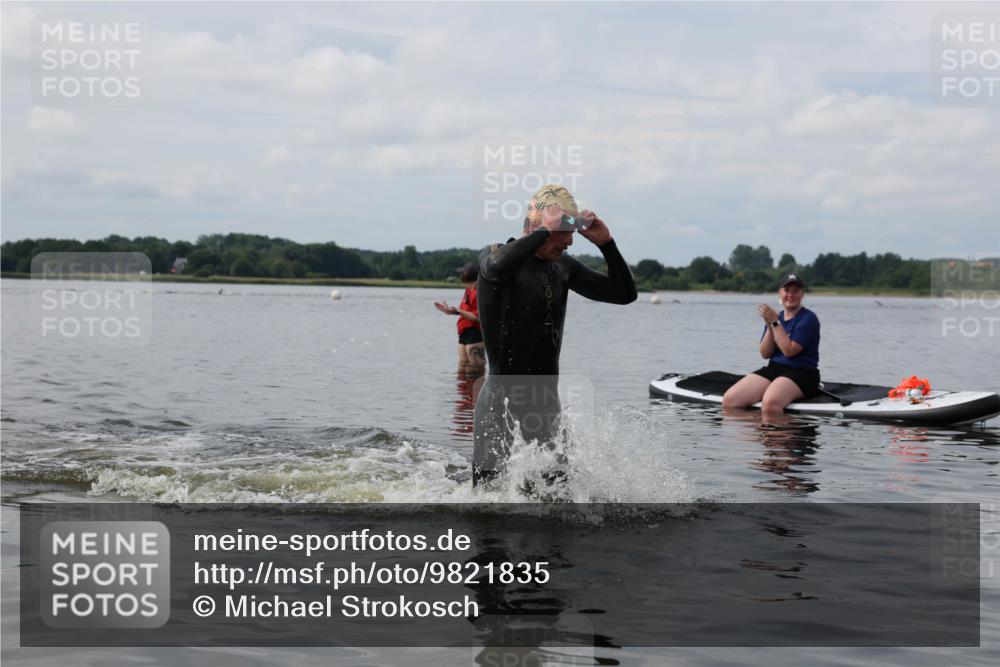 21.06.2026 - Viking Triathlon Michael Strokosch http://msf.ph/oto/9821835 21.06.2026 10:24:49 Schwimmen 9 meine-sportfotos.de