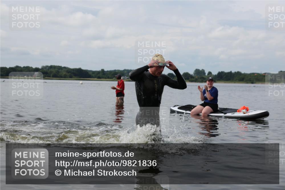 21.06.2026 - Viking Triathlon Michael Strokosch http://msf.ph/oto/9821836 21.06.2026 10:24:50 Schwimmen 9 meine-sportfotos.de