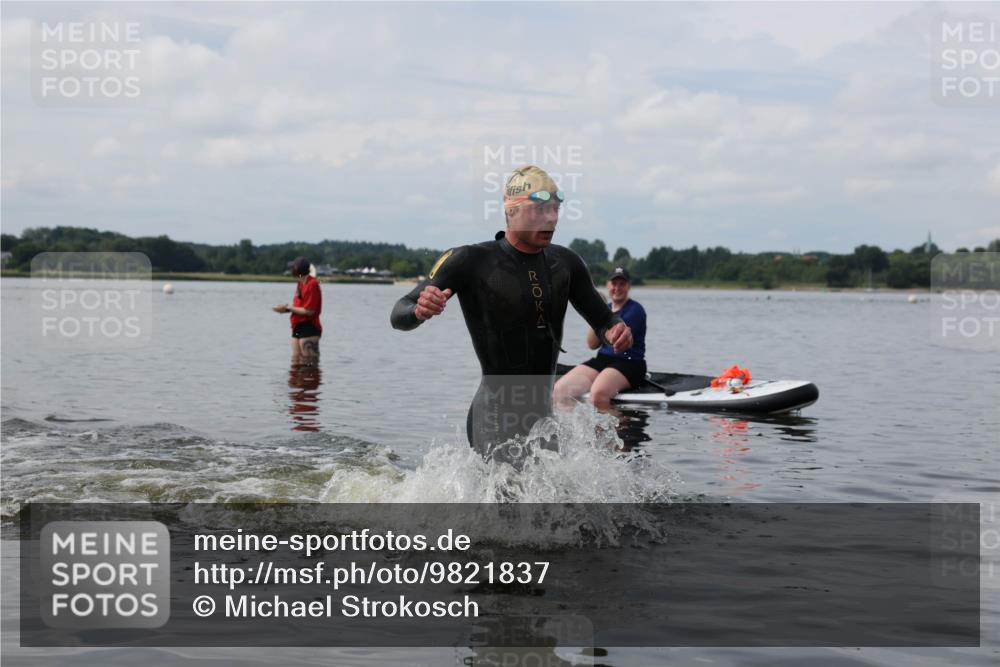 21.06.2026 - Viking Triathlon Michael Strokosch http://msf.ph/oto/9821837 21.06.2026 10:24:50 Schwimmen 9 meine-sportfotos.de