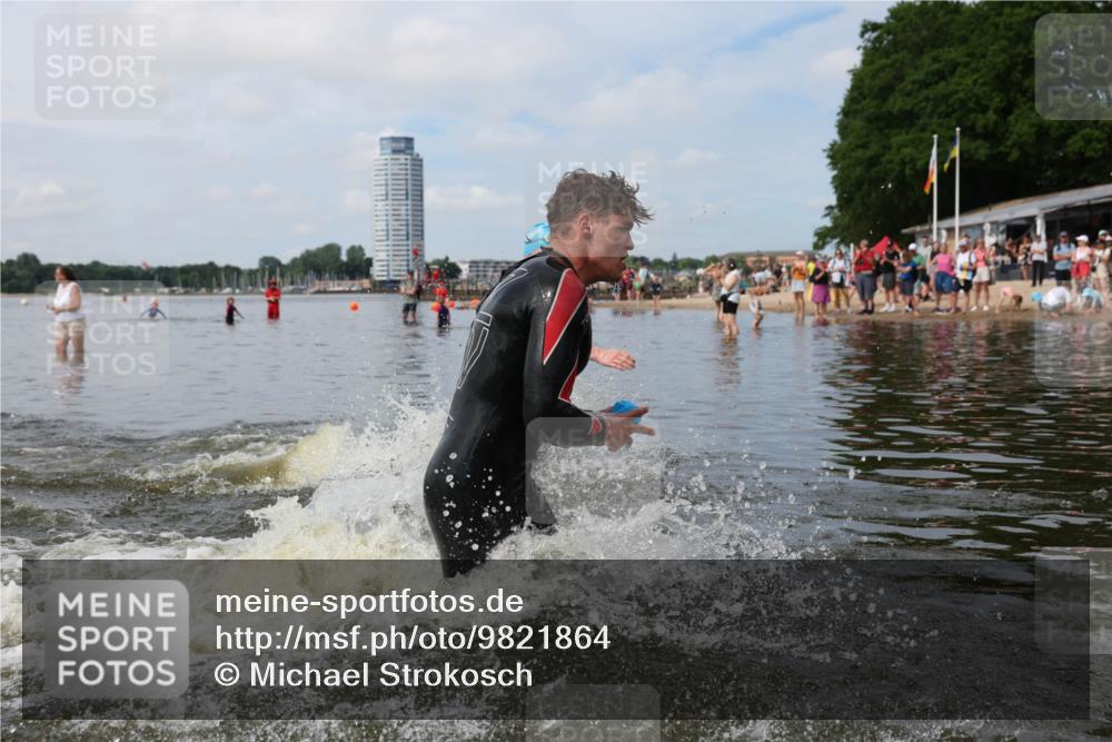21.06.2026 - Viking Triathlon Michael Strokosch http://msf.ph/oto/9821864 21.06.2026 10:25:31 Schwimmen 1, 4, 10, 189 meine-sportfotos.de