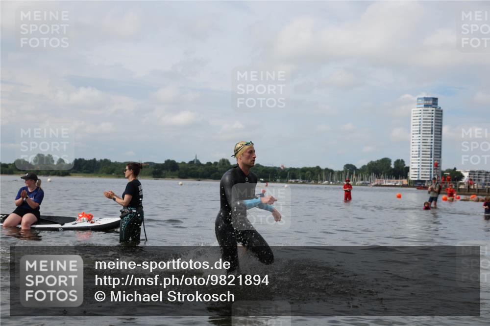 21.06.2026 - Viking Triathlon Michael Strokosch http://msf.ph/oto/9821894 21.06.2026 10:25:45 Schwimmen 4, 8, 10 meine-sportfotos.de