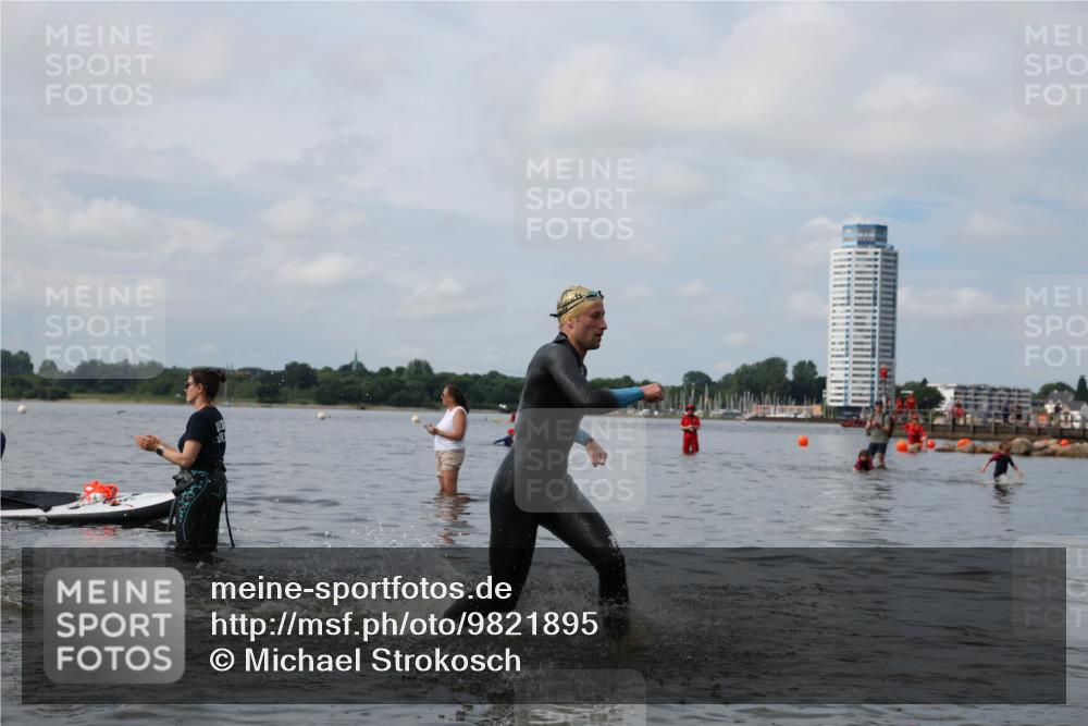 21.06.2026 - Viking Triathlon Michael Strokosch http://msf.ph/oto/9821895 21.06.2026 10:25:45 Schwimmen 4, 8, 10 meine-sportfotos.de