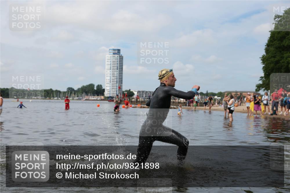 21.06.2026 - Viking Triathlon Michael Strokosch http://msf.ph/oto/9821898 21.06.2026 10:25:46 Schwimmen 8, 10 meine-sportfotos.de