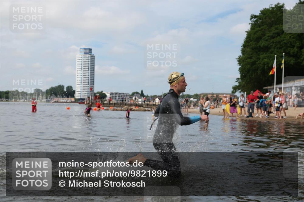 21.06.2026 - Viking Triathlon Michael Strokosch http://msf.ph/oto/9821899 21.06.2026 10:25:46 Schwimmen 8, 10 meine-sportfotos.de