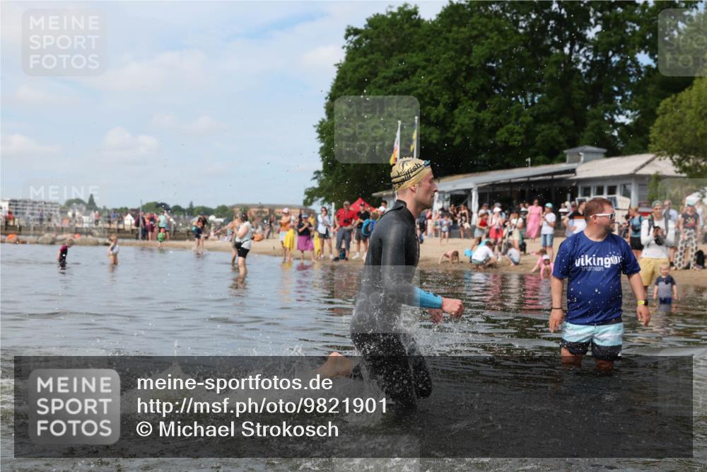 21.06.2026 - Viking Triathlon Michael Strokosch http://msf.ph/oto/9821901 21.06.2026 10:25:46 Schwimmen 8, 10 meine-sportfotos.de