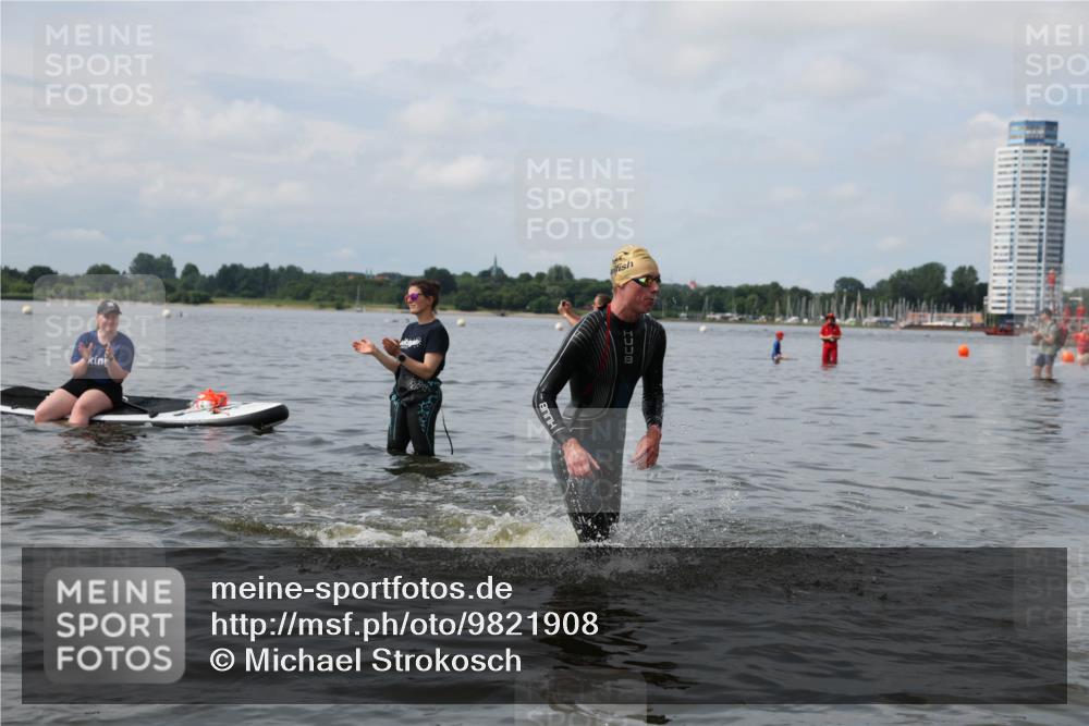 21.06.2026 - Viking Triathlon Michael Strokosch http://msf.ph/oto/9821908 21.06.2026 10:25:51 Schwimmen 8 meine-sportfotos.de