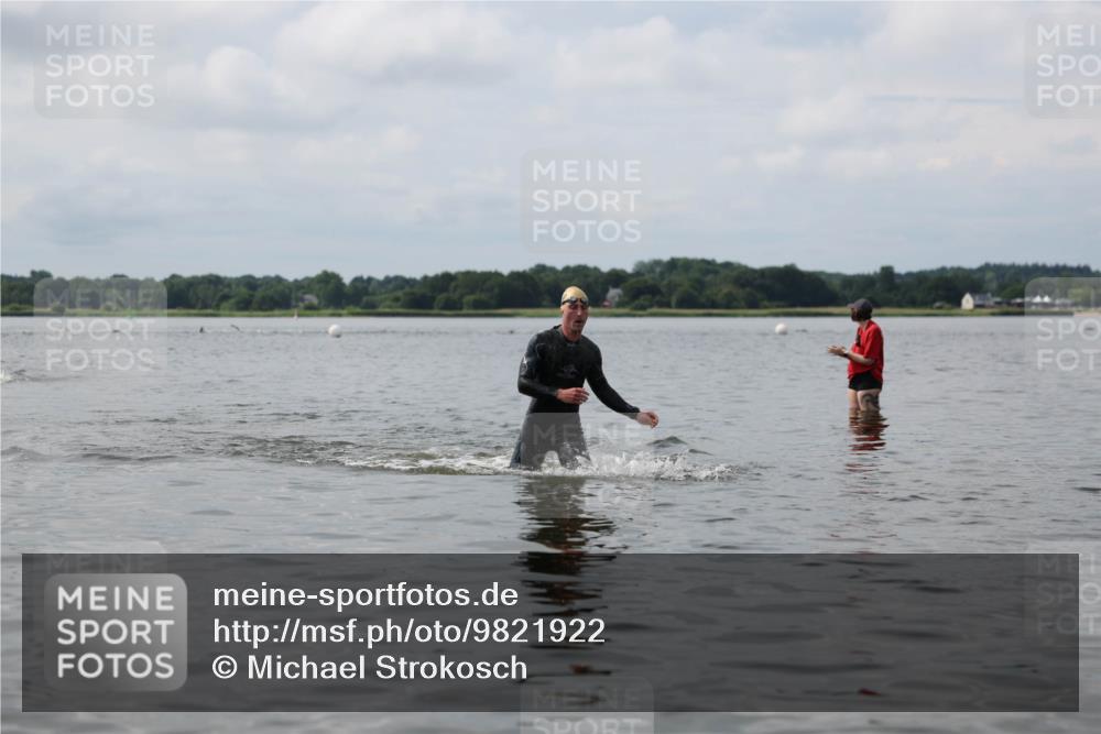 21.06.2026 - Viking Triathlon Michael Strokosch http://msf.ph/oto/9821922 21.06.2026 10:26:08 Schwimmen 2, 21, 548 meine-sportfotos.de