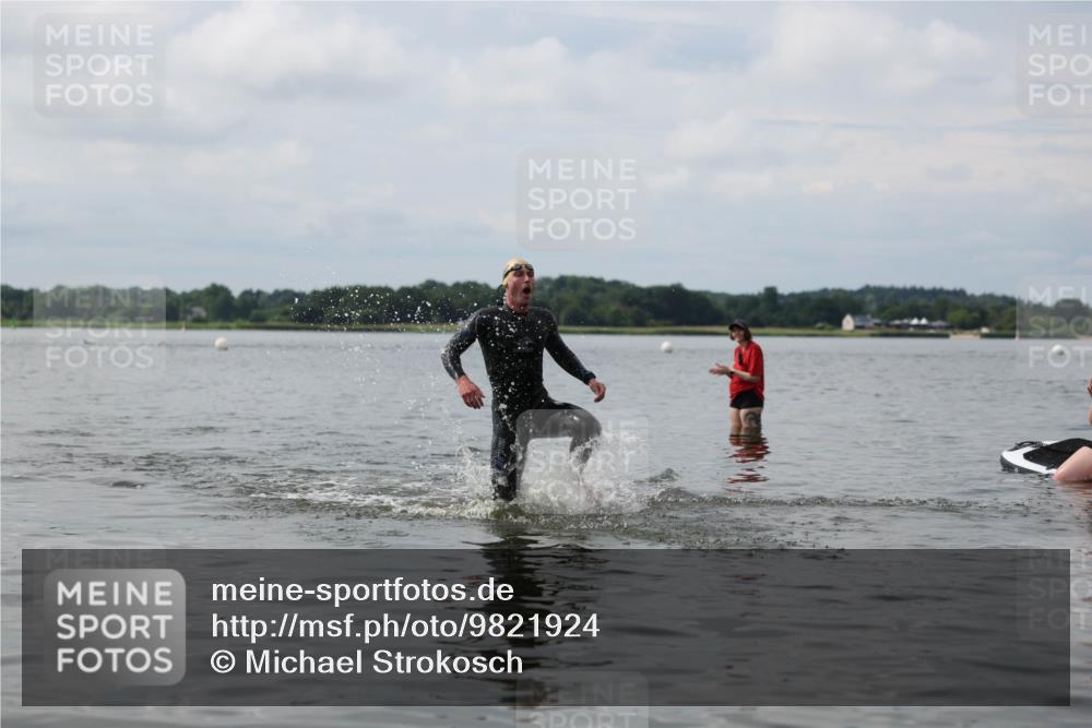 21.06.2026 - Viking Triathlon Michael Strokosch http://msf.ph/oto/9821924 21.06.2026 10:26:09 Schwimmen 2, 21, 548 meine-sportfotos.de