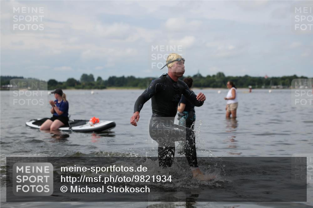 21.06.2026 - Viking Triathlon Michael Strokosch http://msf.ph/oto/9821934 21.06.2026 10:26:14 Schwimmen 2, 21, 474, 548 meine-sportfotos.de