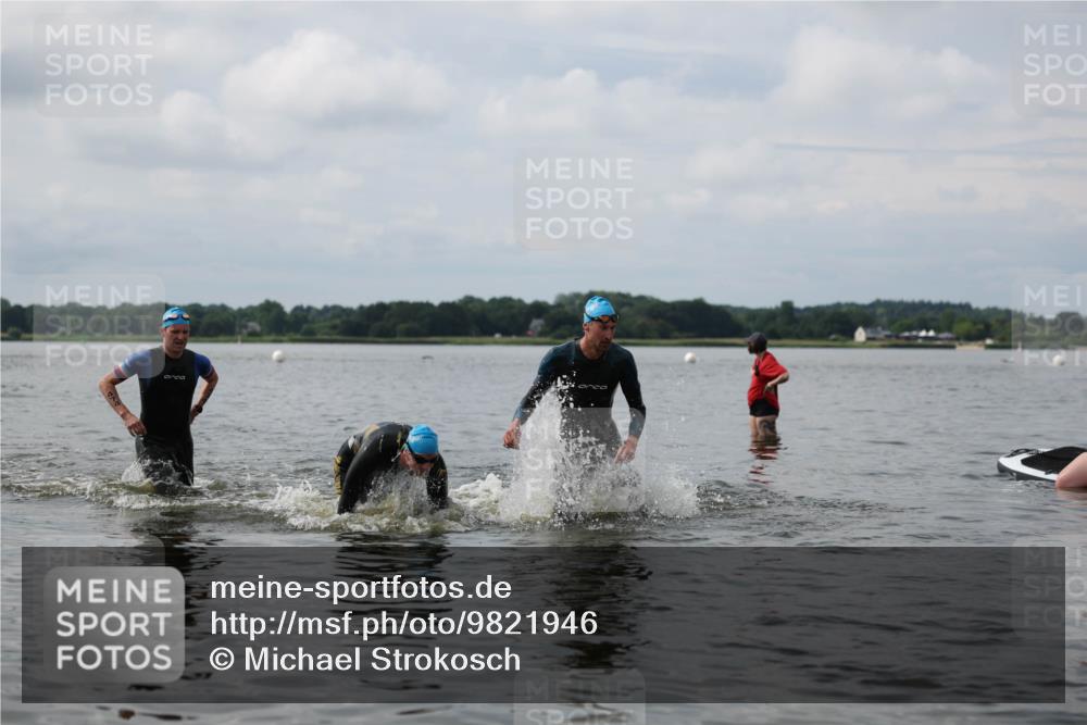 21.06.2026 - Viking Triathlon Michael Strokosch http://msf.ph/oto/9821946 21.06.2026 10:26:23 Schwimmen 21, 474, 548 meine-sportfotos.de