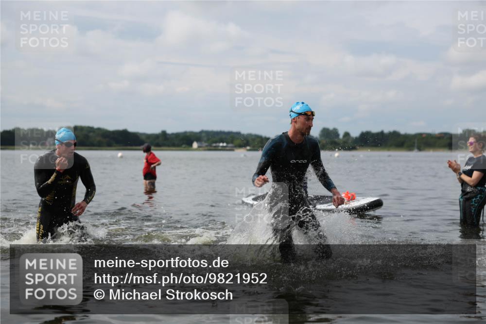 21.06.2026 - Viking Triathlon Michael Strokosch http://msf.ph/oto/9821952 21.06.2026 10:26:25 Schwimmen 21, 474, 548 meine-sportfotos.de