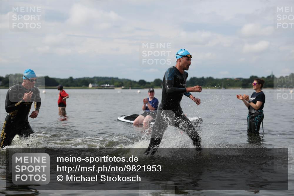 21.06.2026 - Viking Triathlon Michael Strokosch http://msf.ph/oto/9821953 21.06.2026 10:26:25 Schwimmen 21, 474, 548 meine-sportfotos.de
