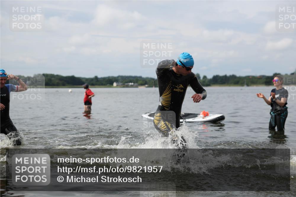 21.06.2026 - Viking Triathlon Michael Strokosch http://msf.ph/oto/9821957 21.06.2026 10:26:27 Schwimmen 21, 474, 548 meine-sportfotos.de