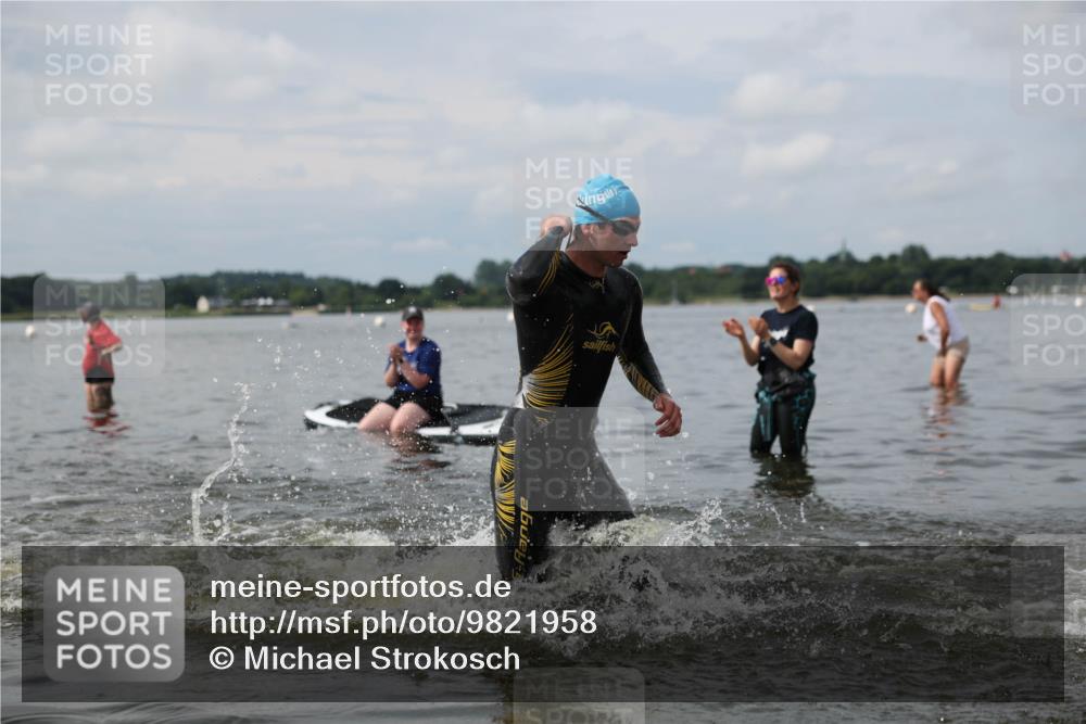 21.06.2026 - Viking Triathlon Michael Strokosch http://msf.ph/oto/9821958 21.06.2026 10:26:27 Schwimmen 21, 474, 548 meine-sportfotos.de