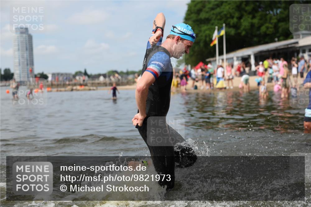 21.06.2026 - Viking Triathlon Michael Strokosch http://msf.ph/oto/9821973 21.06.2026 10:26:31 Schwimmen 21, 334, 453, 474, 548 meine-sportfotos.de