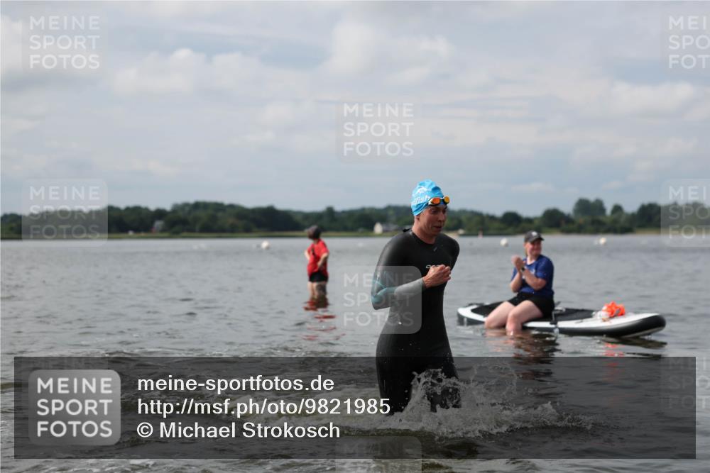 21.06.2026 - Viking Triathlon Michael Strokosch http://msf.ph/oto/9821985 21.06.2026 10:26:47 Schwimmen 7, 25, 176, 334, 426, 453, 547, 575 meine-sportfotos.de