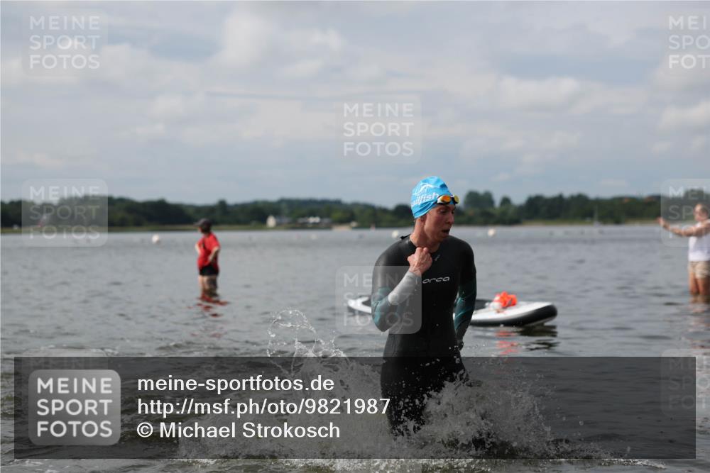 21.06.2026 - Viking Triathlon Michael Strokosch http://msf.ph/oto/9821987 21.06.2026 10:26:48 Schwimmen 7, 25, 176, 334, 426, 453, 547, 575 meine-sportfotos.de