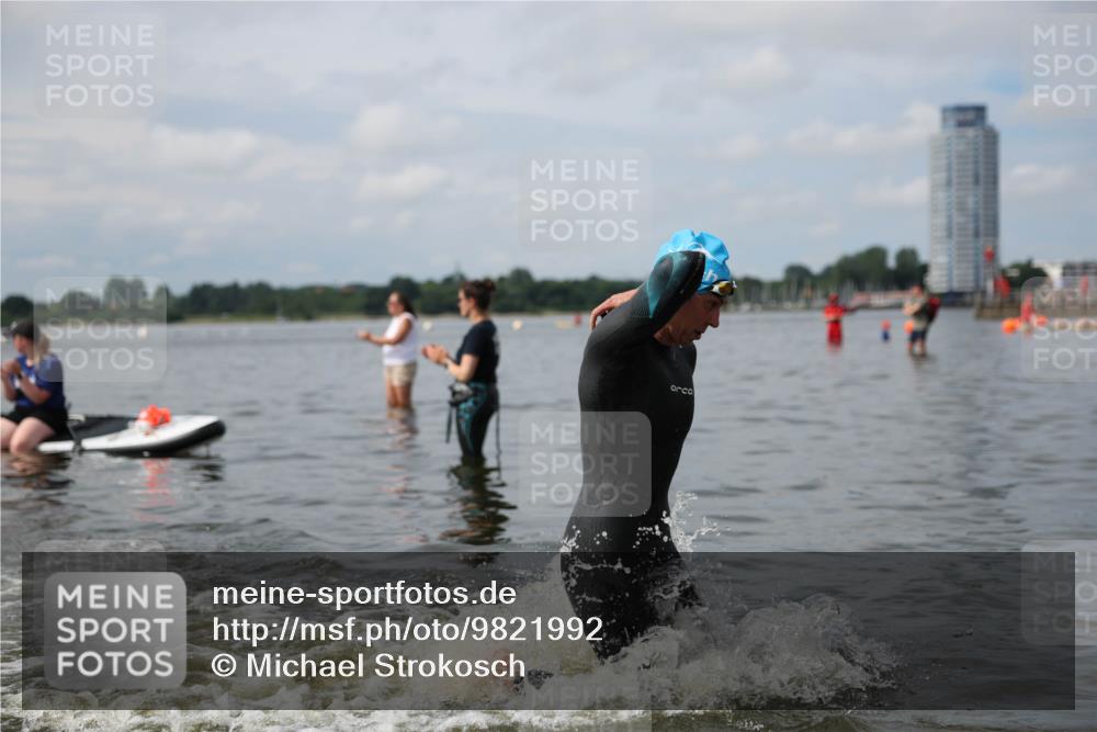 21.06.2026 - Viking Triathlon Michael Strokosch http://msf.ph/oto/9821992 21.06.2026 10:26:49 Schwimmen 7, 25, 176, 334, 426, 453, 547, 575 meine-sportfotos.de