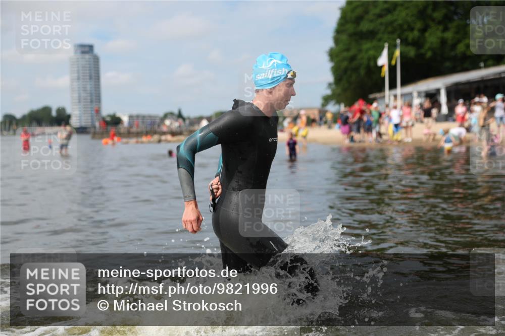 21.06.2026 - Viking Triathlon Michael Strokosch http://msf.ph/oto/9821996 21.06.2026 10:26:50 Schwimmen 7, 25, 176, 334, 426, 453, 547, 575 meine-sportfotos.de