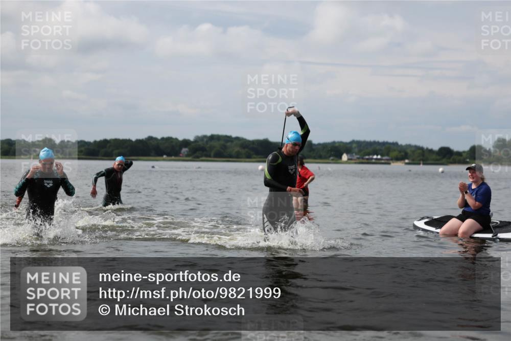21.06.2026 - Viking Triathlon Michael Strokosch http://msf.ph/oto/9821999 21.06.2026 10:26:54 Schwimmen 7, 25, 176, 334, 426, 453, 547, 575 meine-sportfotos.de