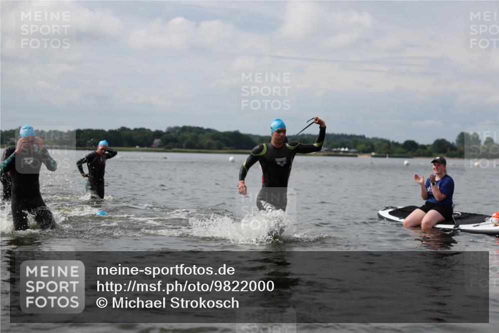 21.06.2026 - Viking Triathlon Michael Strokosch http://msf.ph/oto/9822000 21.06.2026 10:26:55 Schwimmen 7, 25, 176, 426, 453, 547, 575 meine-sportfotos.de