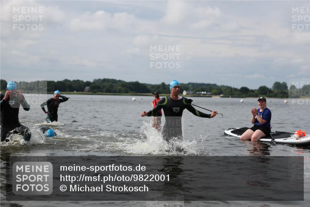 21.06.2026 - Viking Triathlon Michael Strokosch http://msf.ph/oto/9822001 21.06.2026 10:26:55 Schwimmen 7, 25, 176, 426, 453, 547, 575 meine-sportfotos.de