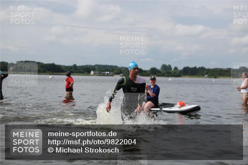 21.06.2026 - Viking Triathlon Michael Strokosch http://msf.ph/oto/9822004 21.06.2026 10:26:56 Schwimmen 7, 25, 176, 426, 453, 547, 575 meine-sportfotos.de