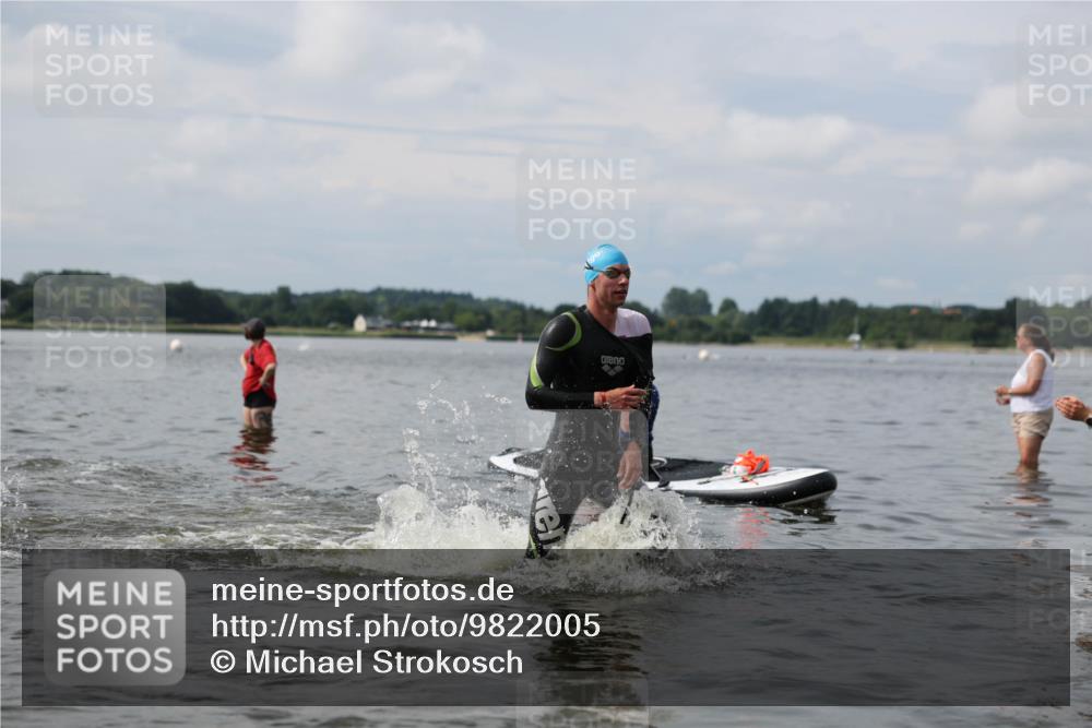 21.06.2026 - Viking Triathlon Michael Strokosch http://msf.ph/oto/9822005 21.06.2026 10:26:56 Schwimmen 7, 25, 176, 426, 453, 547, 575 meine-sportfotos.de