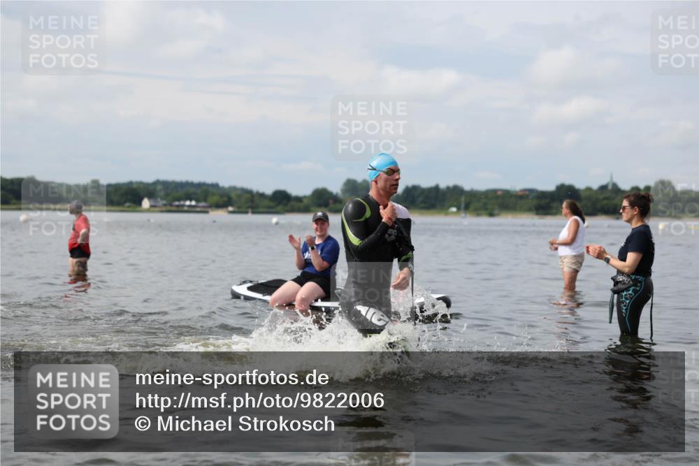 21.06.2026 - Viking Triathlon Michael Strokosch http://msf.ph/oto/9822006 21.06.2026 10:26:56 Schwimmen 7, 25, 176, 426, 453, 547, 575 meine-sportfotos.de