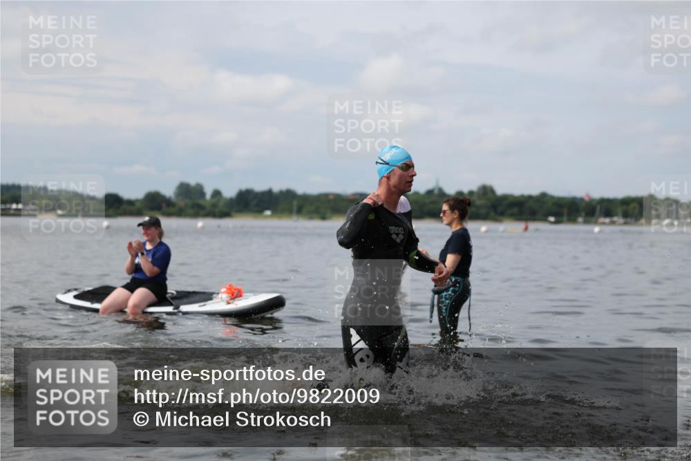 21.06.2026 - Viking Triathlon Michael Strokosch http://msf.ph/oto/9822009 21.06.2026 10:26:57 Schwimmen 7, 25, 176, 426, 547, 575 meine-sportfotos.de