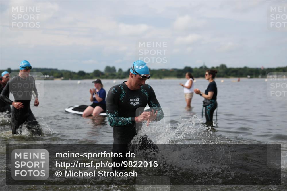 21.06.2026 - Viking Triathlon Michael Strokosch http://msf.ph/oto/9822016 21.06.2026 10:26:59 Schwimmen 7, 25, 176, 426, 547, 575 meine-sportfotos.de