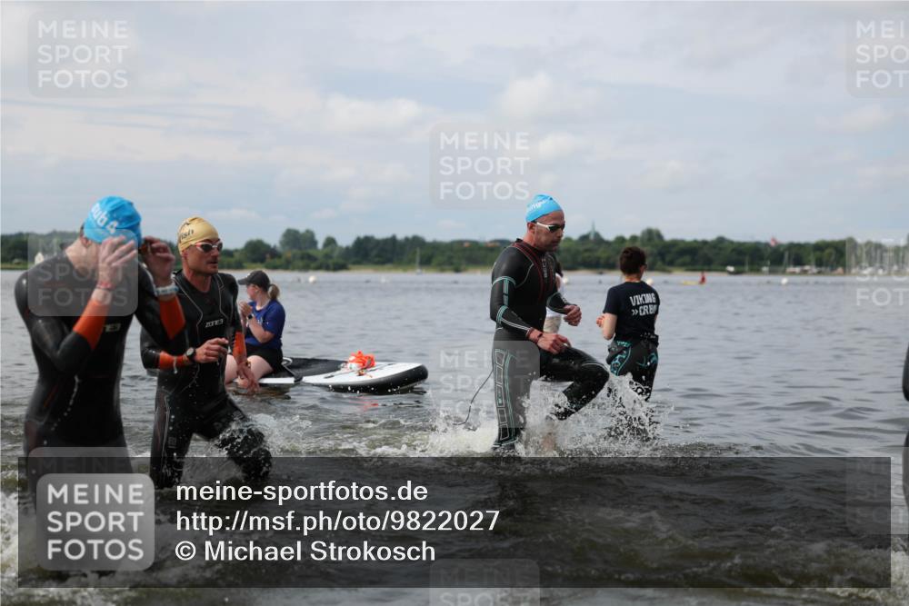 21.06.2026 - Viking Triathlon Michael Strokosch http://msf.ph/oto/9822027 21.06.2026 10:27:03 Schwimmen 7, 25, 176, 426, 547, 575 meine-sportfotos.de