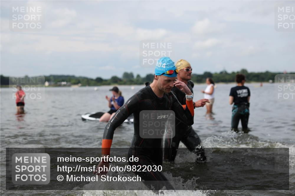 21.06.2026 - Viking Triathlon Michael Strokosch http://msf.ph/oto/9822030 21.06.2026 10:27:04 Schwimmen 7, 25, 176, 426, 547, 575 meine-sportfotos.de