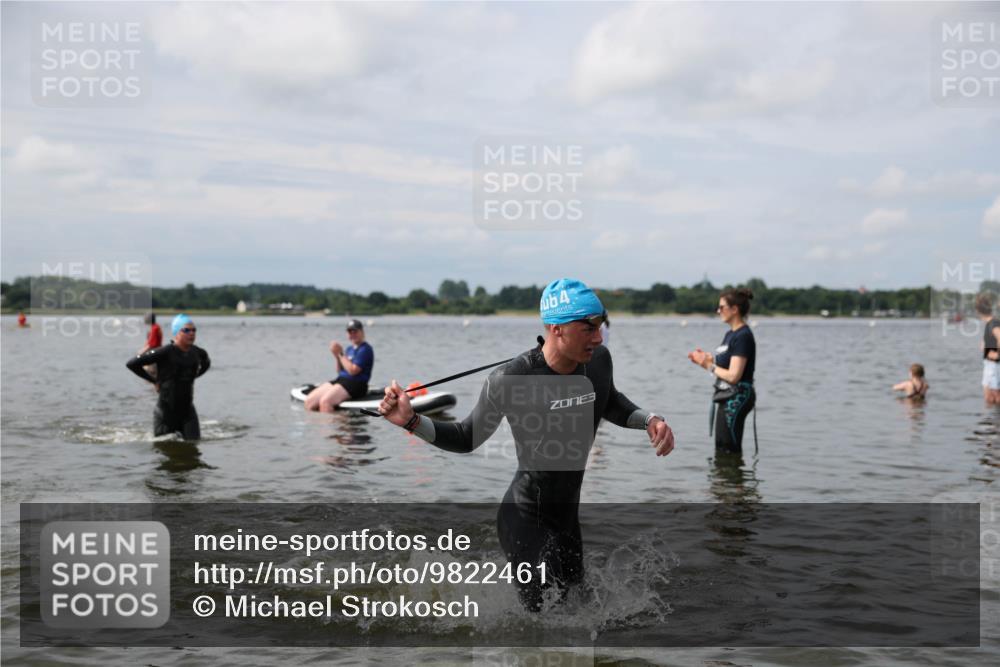 21.06.2026 - Viking Triathlon Michael Strokosch http://msf.ph/oto/9822461 21.06.2026 10:32:15 Schwimmen 13, 145 meine-sportfotos.de