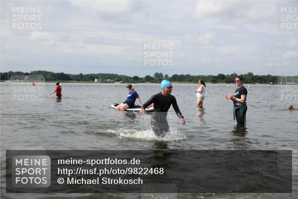 21.06.2026 - Viking Triathlon Michael Strokosch http://msf.ph/oto/9822468 21.06.2026 10:32:18 Schwimmen 13, 145 meine-sportfotos.de