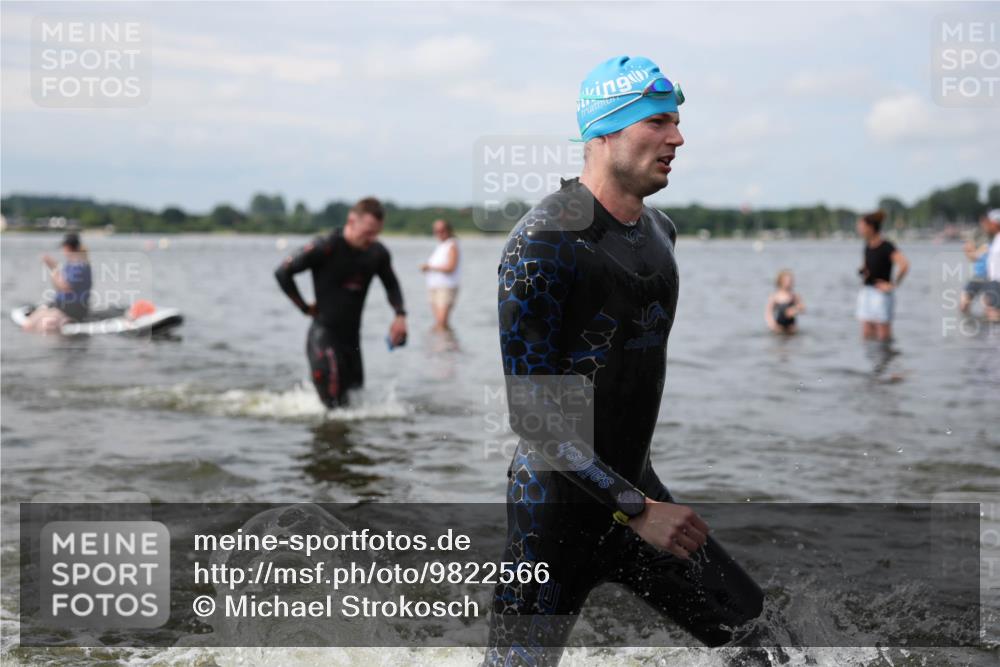21.06.2026 - Viking Triathlon Michael Strokosch http://msf.ph/oto/9822566 21.06.2026 10:33:16 Schwimmen 109, 238, 446, 579, 625 meine-sportfotos.de