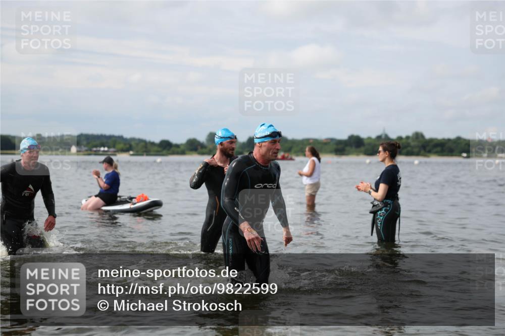 21.06.2026 - Viking Triathlon Michael Strokosch http://msf.ph/oto/9822599 21.06.2026 10:33:37 Schwimmen 28, 62, 180, 249, 265, 392, 410, 446, 524, 537 meine-sportfotos.de