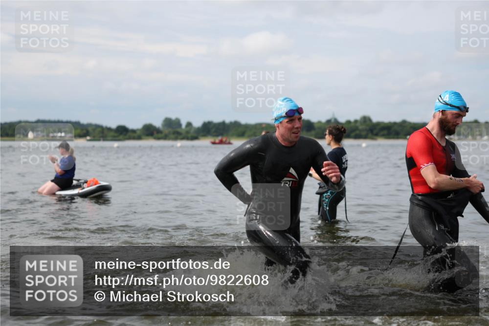 21.06.2026 - Viking Triathlon Michael Strokosch http://msf.ph/oto/9822608 21.06.2026 10:33:40 Schwimmen 28, 62, 180, 249, 265, 392, 410, 524, 537 meine-sportfotos.de