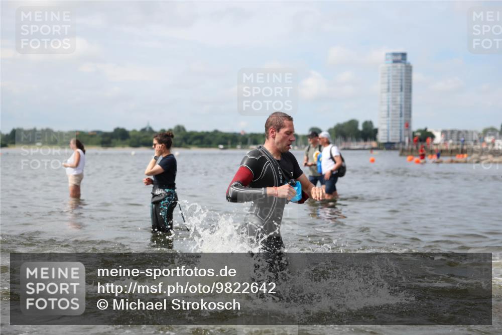 21.06.2026 - Viking Triathlon Michael Strokosch http://msf.ph/oto/9822642 21.06.2026 10:33:55 Schwimmen 28, 102, 154, 221, 249, 265, 343, 410, 432, 462, 524, 660, 664 meine-sportfotos.de
