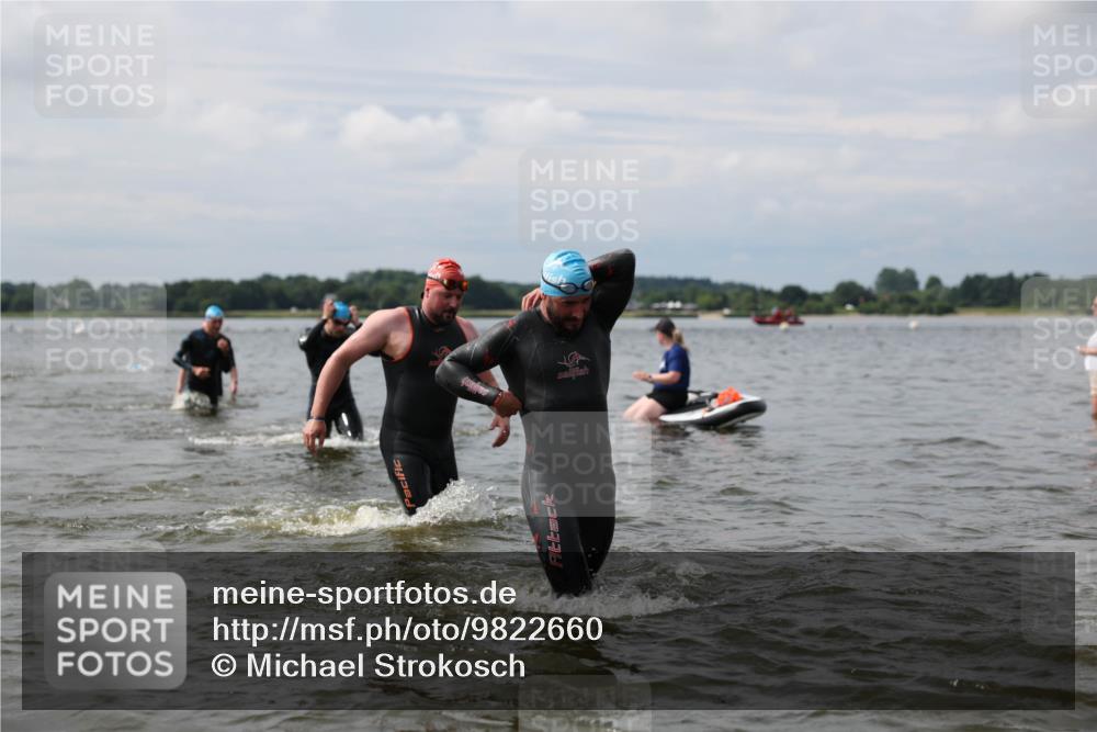 21.06.2026 - Viking Triathlon Michael Strokosch http://msf.ph/oto/9822660 21.06.2026 10:34:01 Schwimmen 47, 102, 154, 221, 265, 343, 432, 462, 627, 660, 664 meine-sportfotos.de