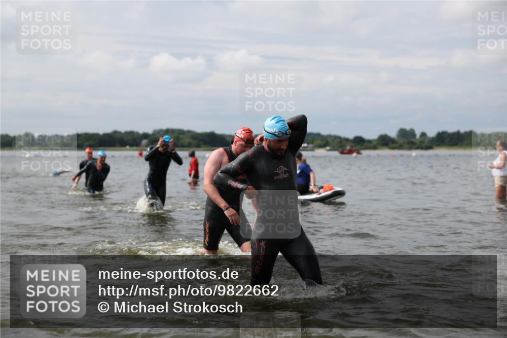 21.06.2026 - Viking Triathlon Michael Strokosch http://msf.ph/oto/9822662 21.06.2026 10:34:02 Schwimmen 47, 102, 154, 221, 265, 343, 432, 462, 627, 660, 664 meine-sportfotos.de