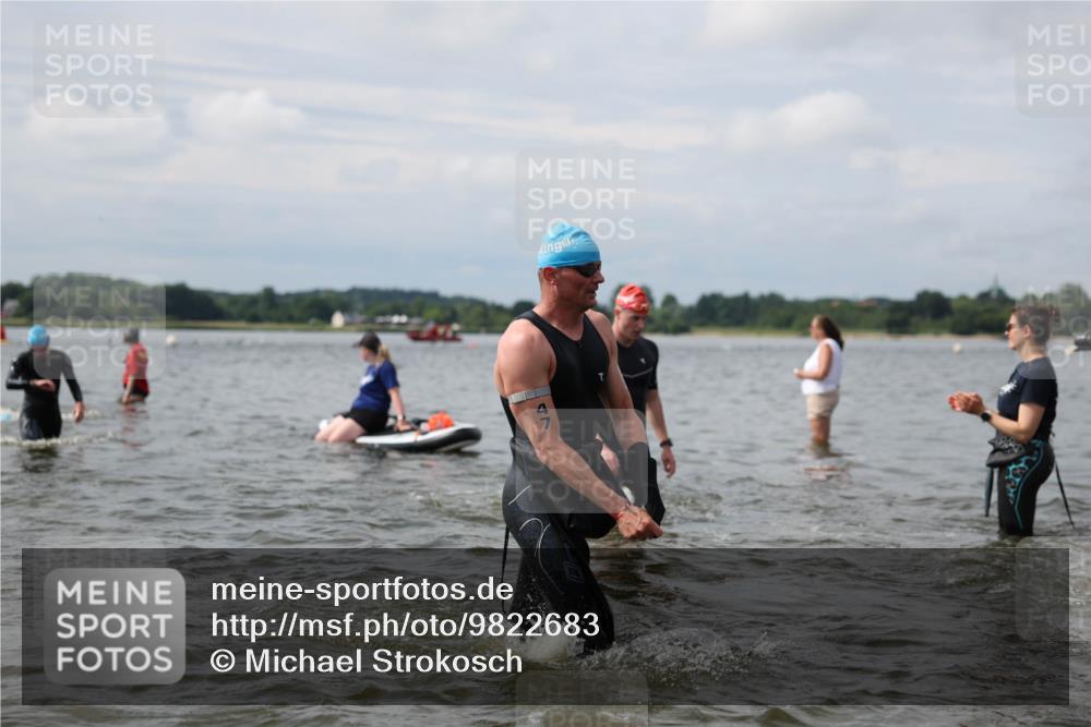 21.06.2026 - Viking Triathlon Michael Strokosch http://msf.ph/oto/9822683 21.06.2026 10:34:12 Schwimmen 30, 47, 90, 170, 221, 432, 462, 576, 627, 664 meine-sportfotos.de
