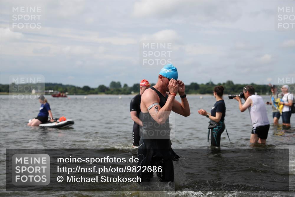 21.06.2026 - Viking Triathlon Michael Strokosch http://msf.ph/oto/9822686 21.06.2026 10:34:12 Schwimmen 30, 47, 90, 170, 221, 432, 462, 576, 627, 664 meine-sportfotos.de