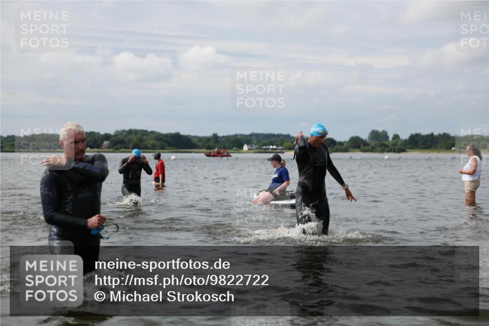 21.06.2026 - Viking Triathlon Michael Strokosch http://msf.ph/oto/9822722 21.06.2026 10:34:37 Schwimmen 26, 51, 82, 118, 161, 199, 255, 386, 391, 440, 536, 653 meine-sportfotos.de