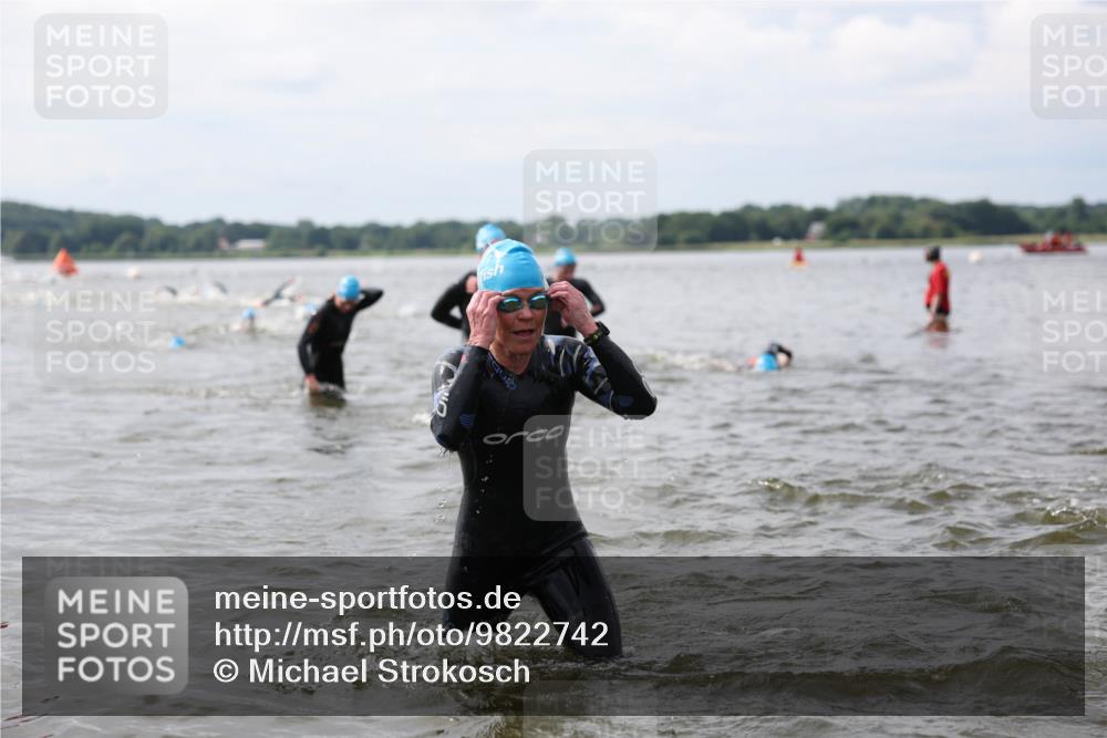 21.06.2026 - Viking Triathlon Michael Strokosch http://msf.ph/oto/9822742 21.06.2026 10:34:43 Schwimmen 26, 51, 82, 118, 161, 199, 255, 267, 386, 391, 440, 536 meine-sportfotos.de
