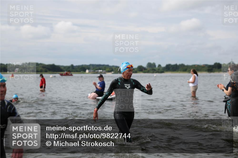21.06.2026 - Viking Triathlon Michael Strokosch http://msf.ph/oto/9822744 21.06.2026 10:34:44 Schwimmen 26, 51, 82, 118, 161, 199, 255, 267, 386, 391, 440, 536 meine-sportfotos.de