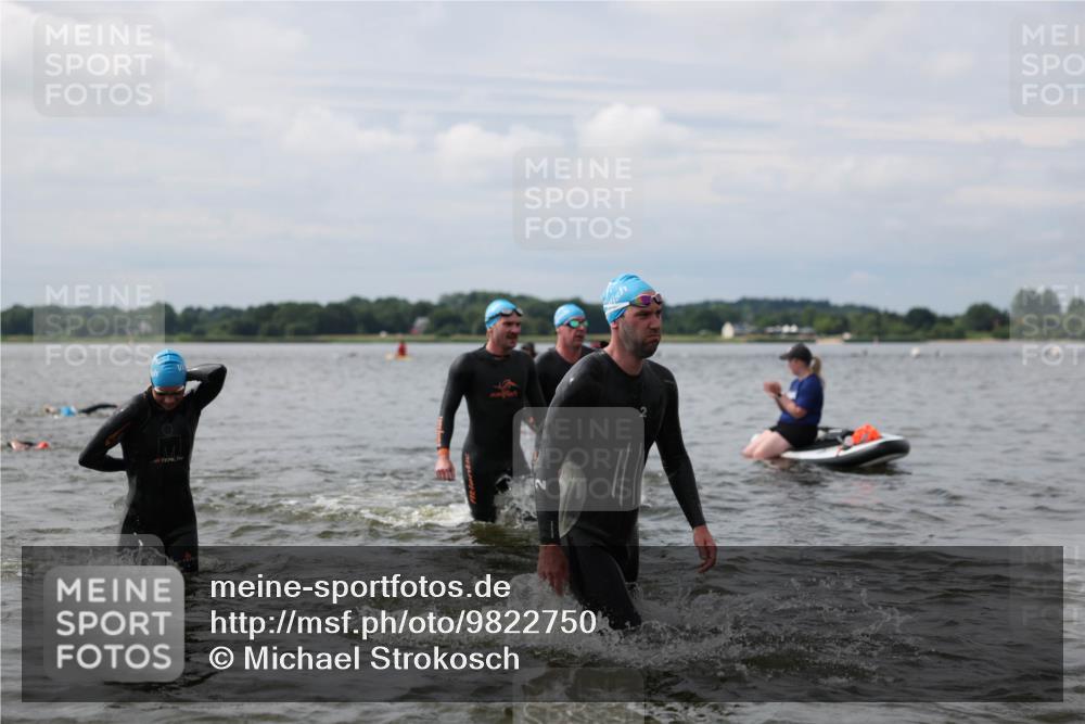 21.06.2026 - Viking Triathlon Michael Strokosch http://msf.ph/oto/9822750 21.06.2026 10:34:48 Schwimmen 26, 51, 82, 118, 161, 199, 255, 267, 386, 440, 536, 621 meine-sportfotos.de