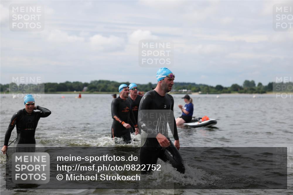 21.06.2026 - Viking Triathlon Michael Strokosch http://msf.ph/oto/9822752 21.06.2026 10:34:48 Schwimmen 26, 51, 82, 118, 161, 199, 255, 267, 386, 440, 536, 621 meine-sportfotos.de