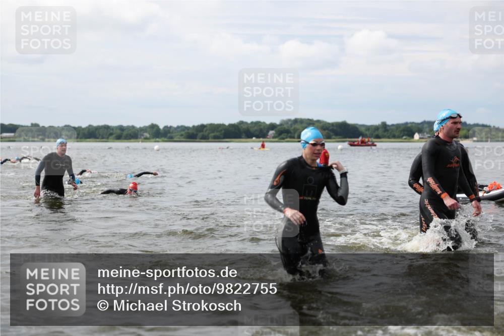 21.06.2026 - Viking Triathlon Michael Strokosch http://msf.ph/oto/9822755 21.06.2026 10:34:50 Schwimmen 18, 26, 51, 82, 118, 161, 199, 255, 267, 372, 386, 536, 621 meine-sportfotos.de